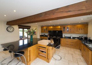 Approved Used Kitchen, Large Oak In Frame Shaker, Warwickshire