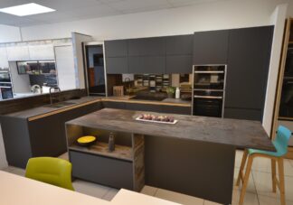 Ex Display Kitchen, Brigitte Manhattan Handleless, South